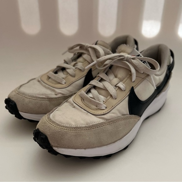 Nike Women's Waffle Debut Running Shoe, Sanddrift Black Phantom White, 9 US - Picture 5 of 6